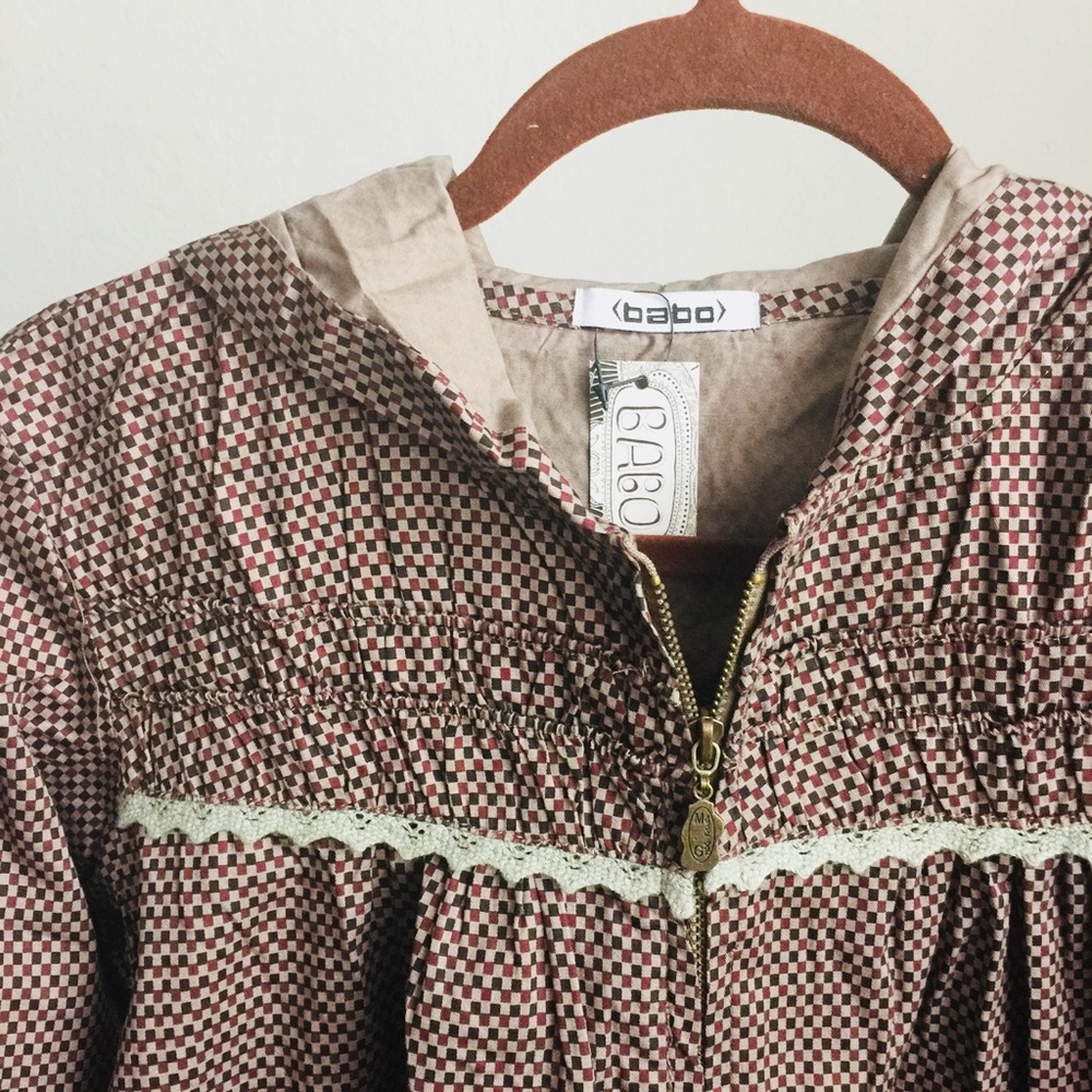  Hooded Jacket - Picture 8 of 8